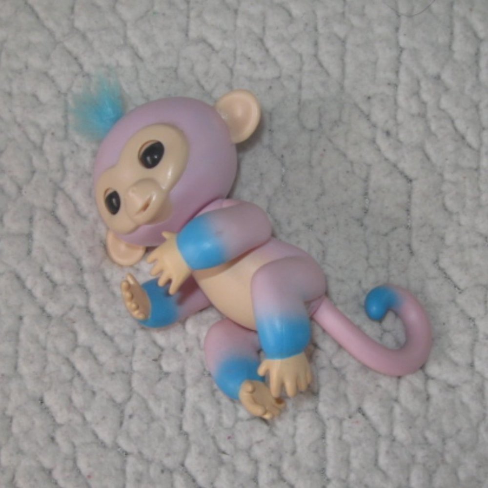 5/$30 Fingerlings 2Tone Monkey Interactive Baby Pet